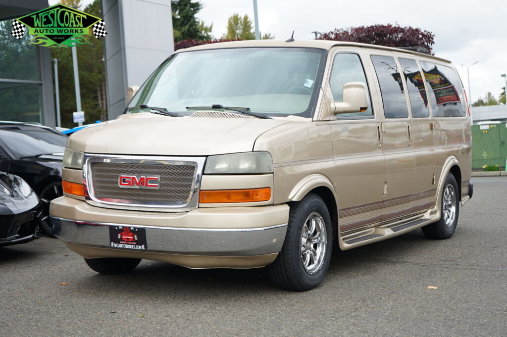 Used 2011 GMC Savana 1500 image 1