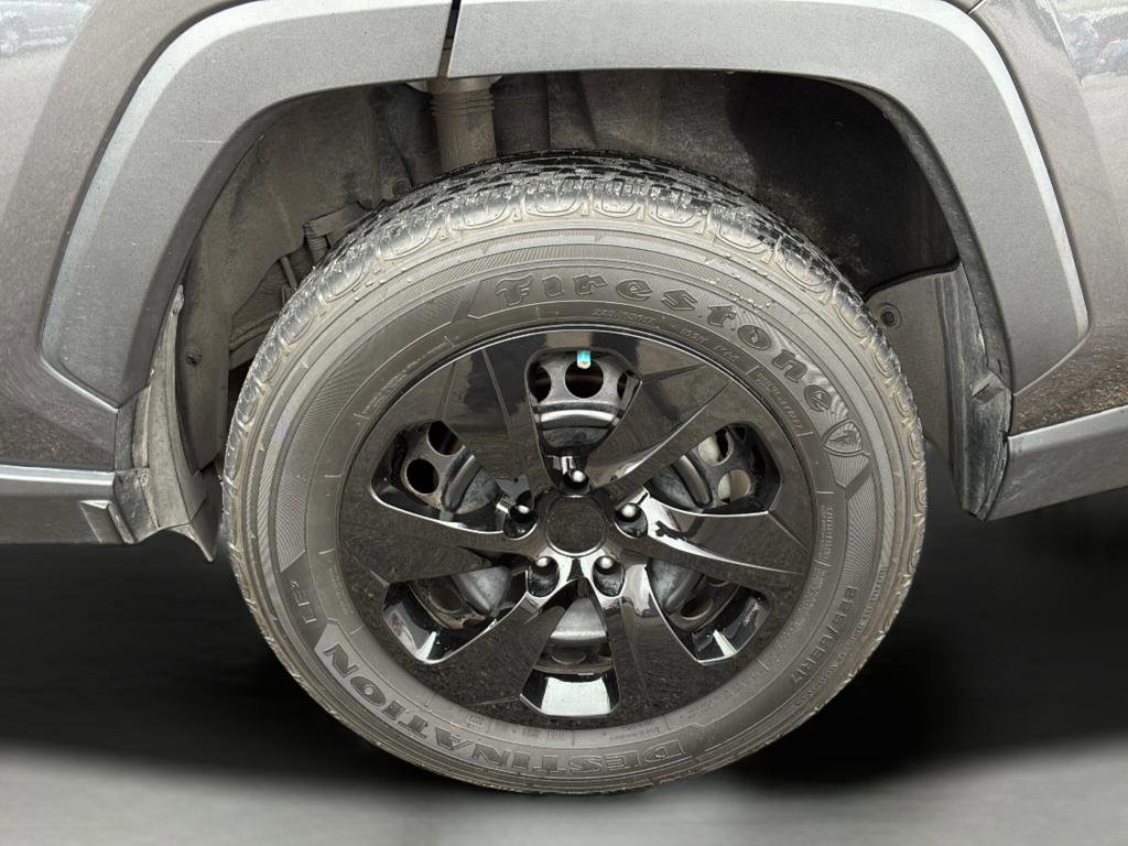 Used 2023 Toyota RAV4 LE image 39