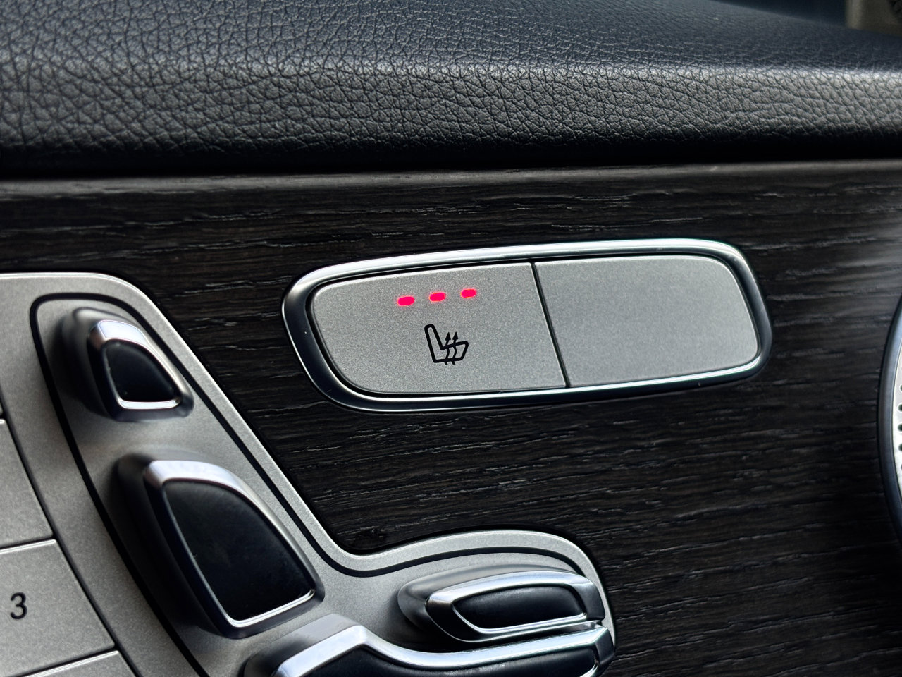 Used 2019 Mercedes-Benz C 300 C 300 AMG Sport Pkg 4MATIC AWD image 4