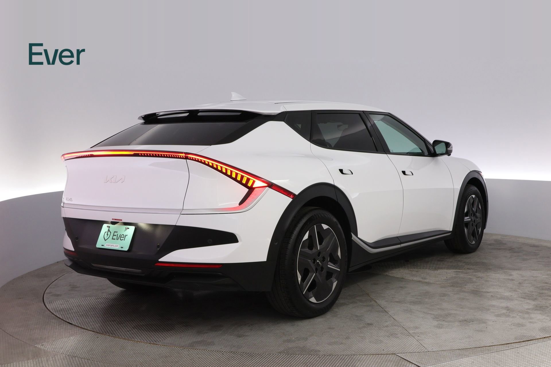 Used 2025 Kia EV6 Light w/ Light LR Technology Package RWD image 3