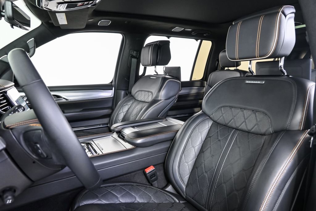 Used 2023 Jeep Grand Wagoneer L Series III w/ Rear Seat Video Group 1 image 6