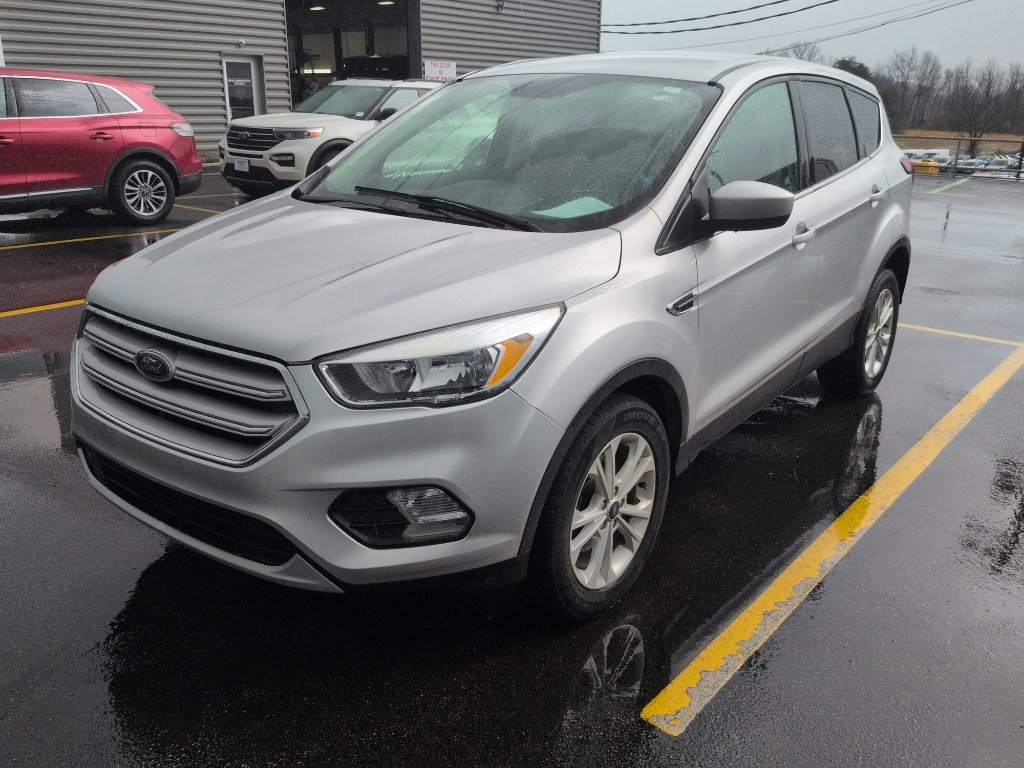 Used 2019 Ford Escape SE image 1