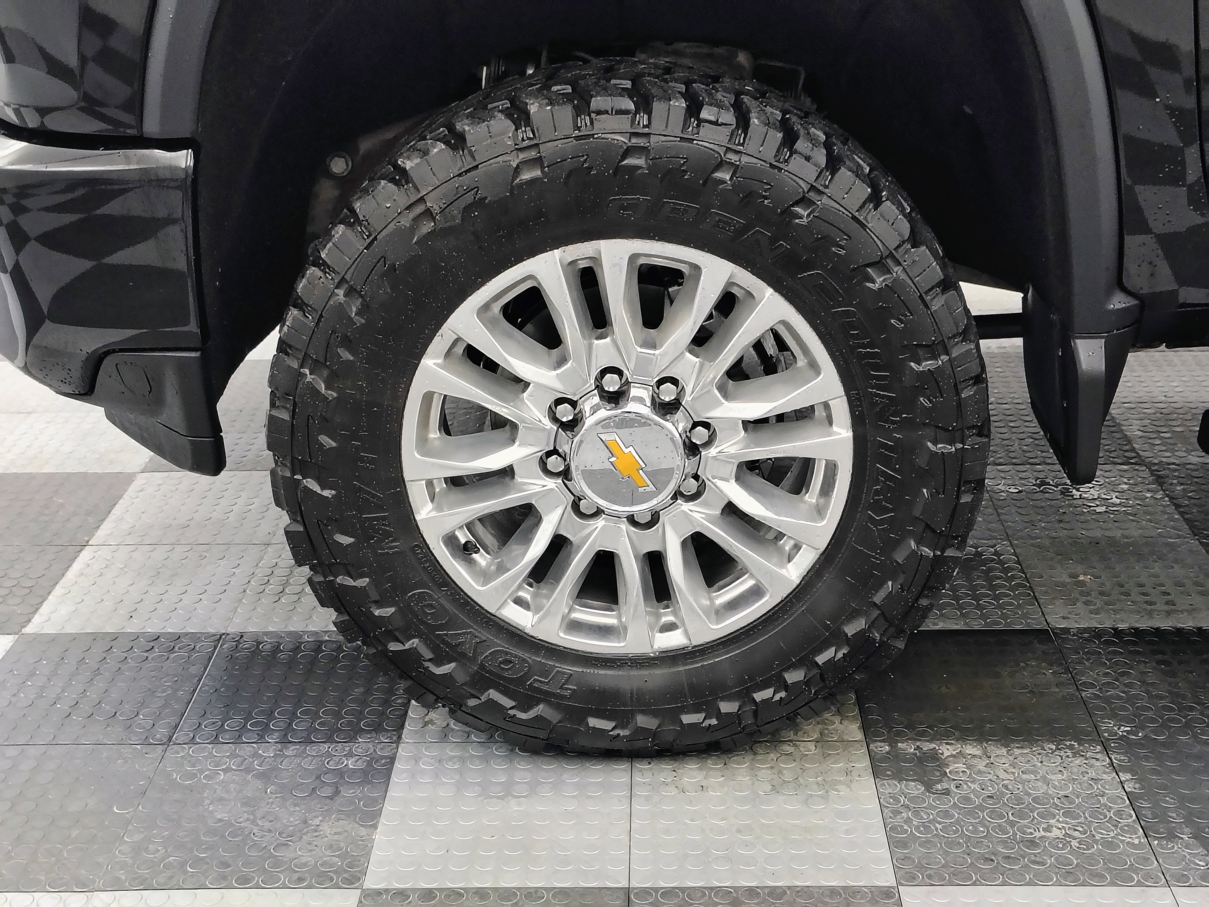 Used 2022 Chevrolet Silverado 3500 High Country w/ Technology Package image 17