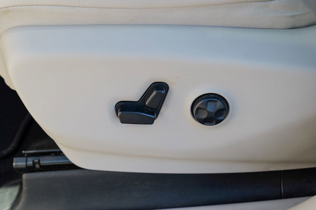 Used 2021 Chrysler Pacifica Touring-L AWD/4WD image 19