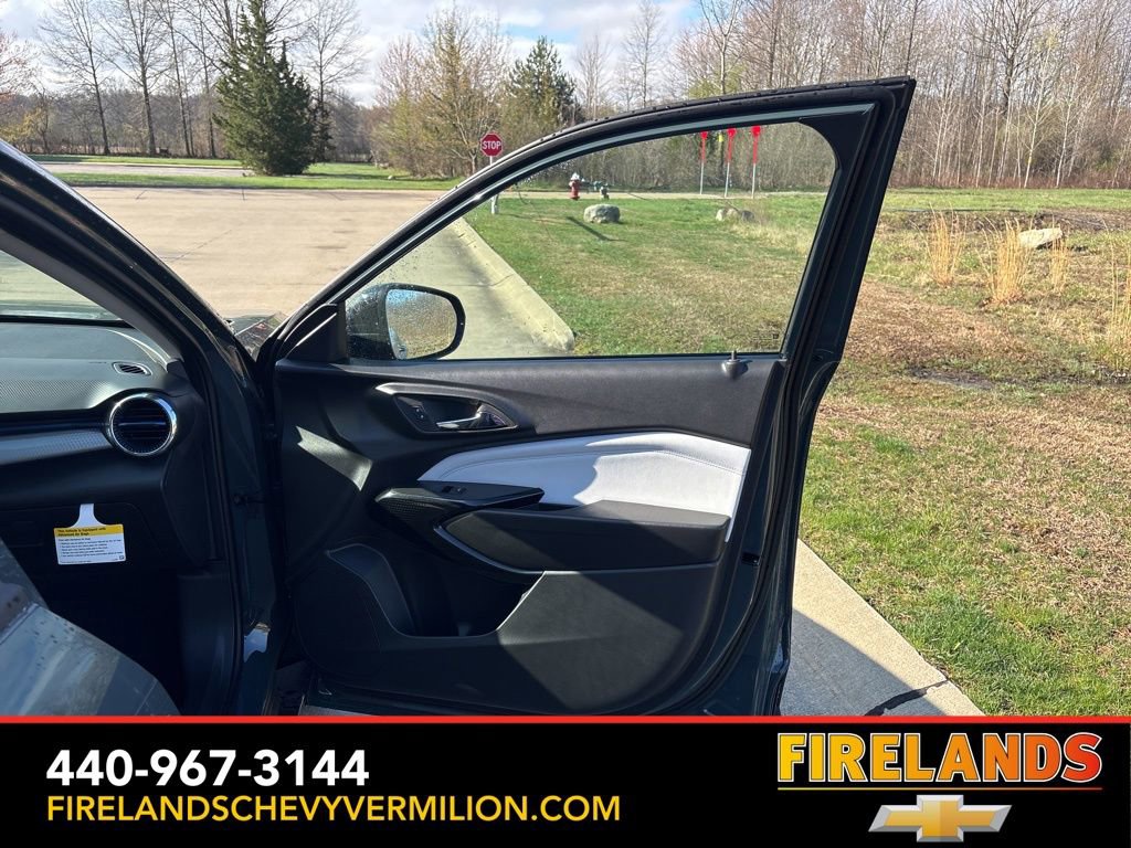 New 2026 Chevrolet Trax LT w/ Midnight Edition image 23