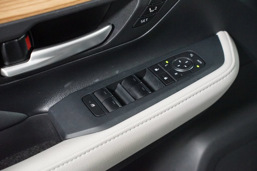 Certified 2025 Toyota Grand Highlander FWD image 33