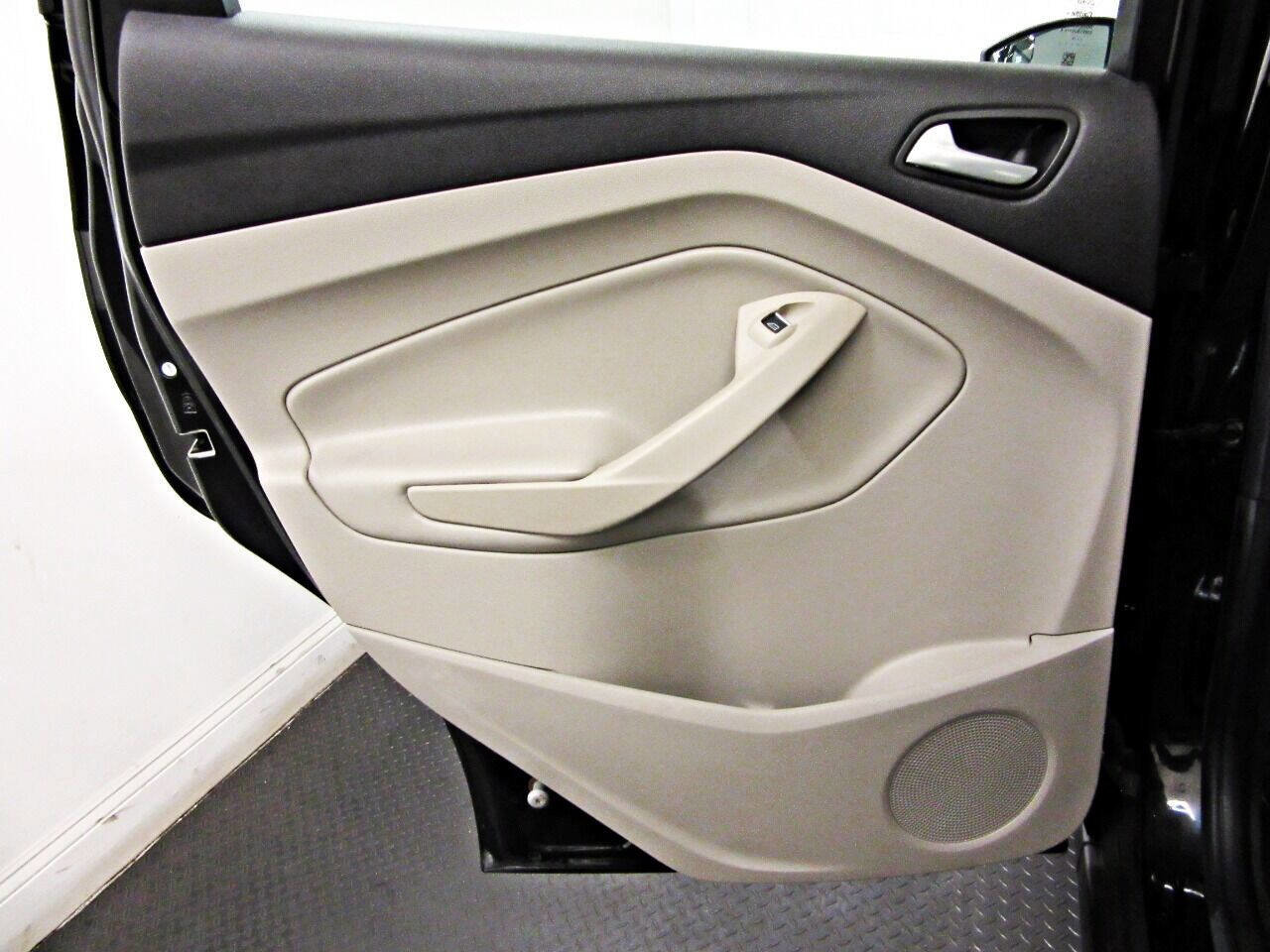 Used 2014 Ford C-MAX SE image 9