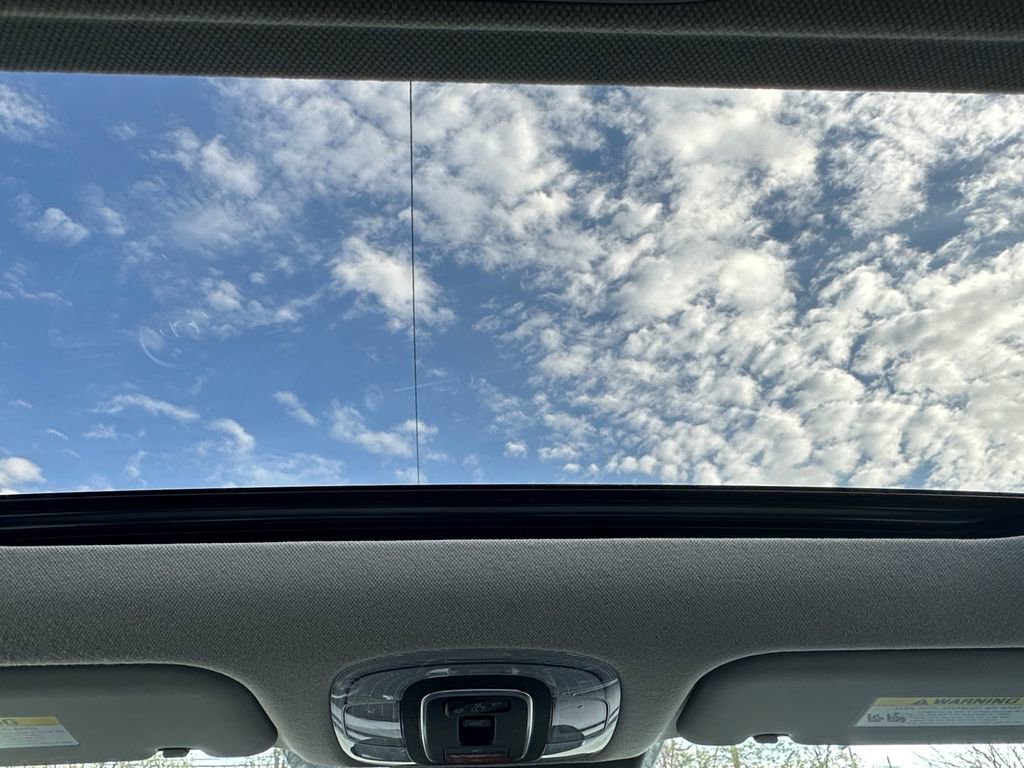 Used 2023 Hyundai Elantra Limited w/ Preferred Accessory Package image 26