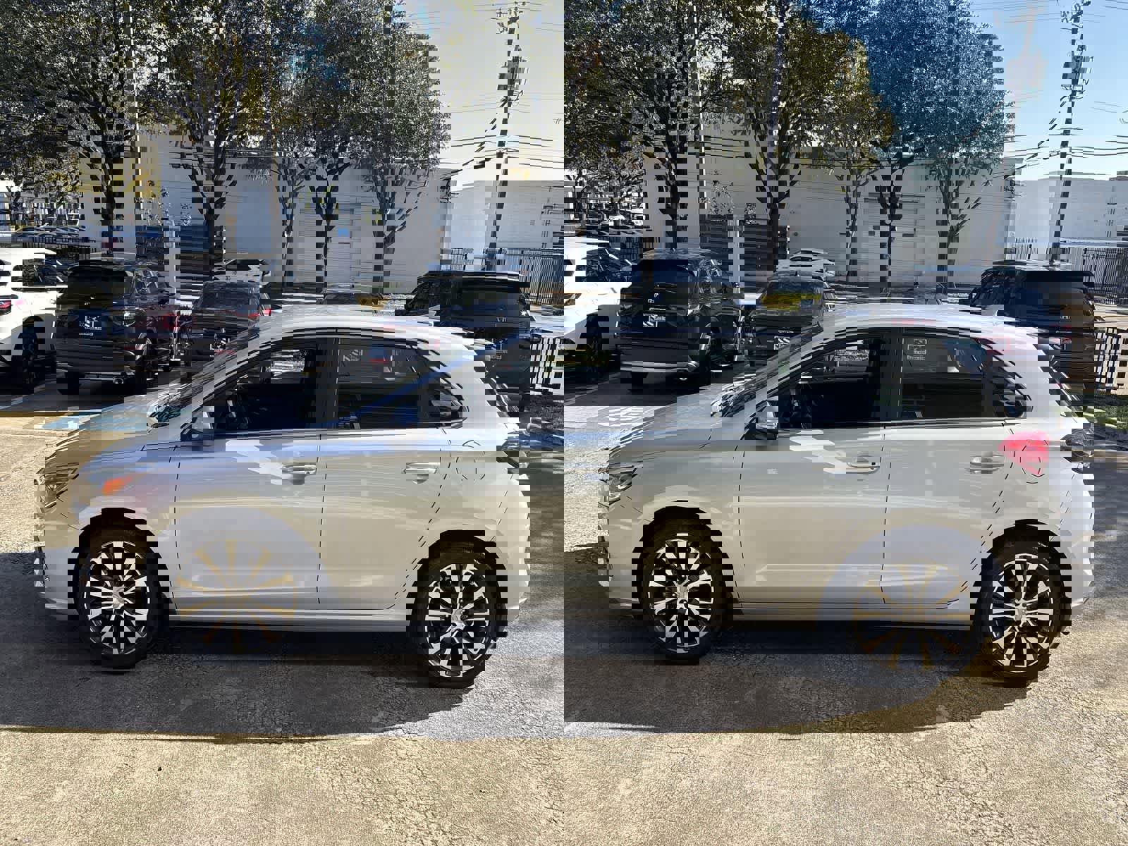 Used 2018 Hyundai Elantra GT w/ Style Package 02 image 3