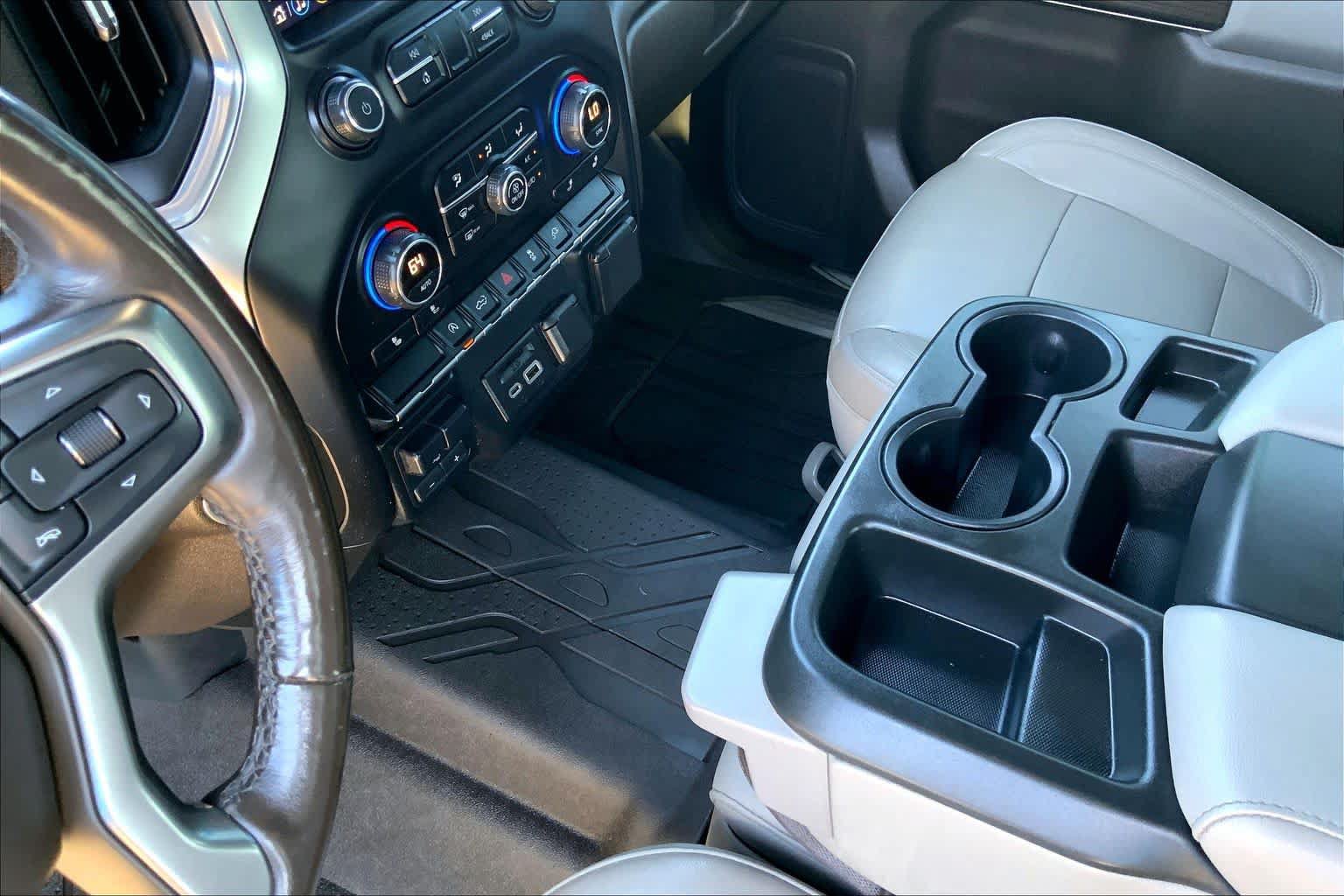 Used 2020 Chevrolet Silverado 1500 LT w/ Texas Edition AWD/4WD image 17