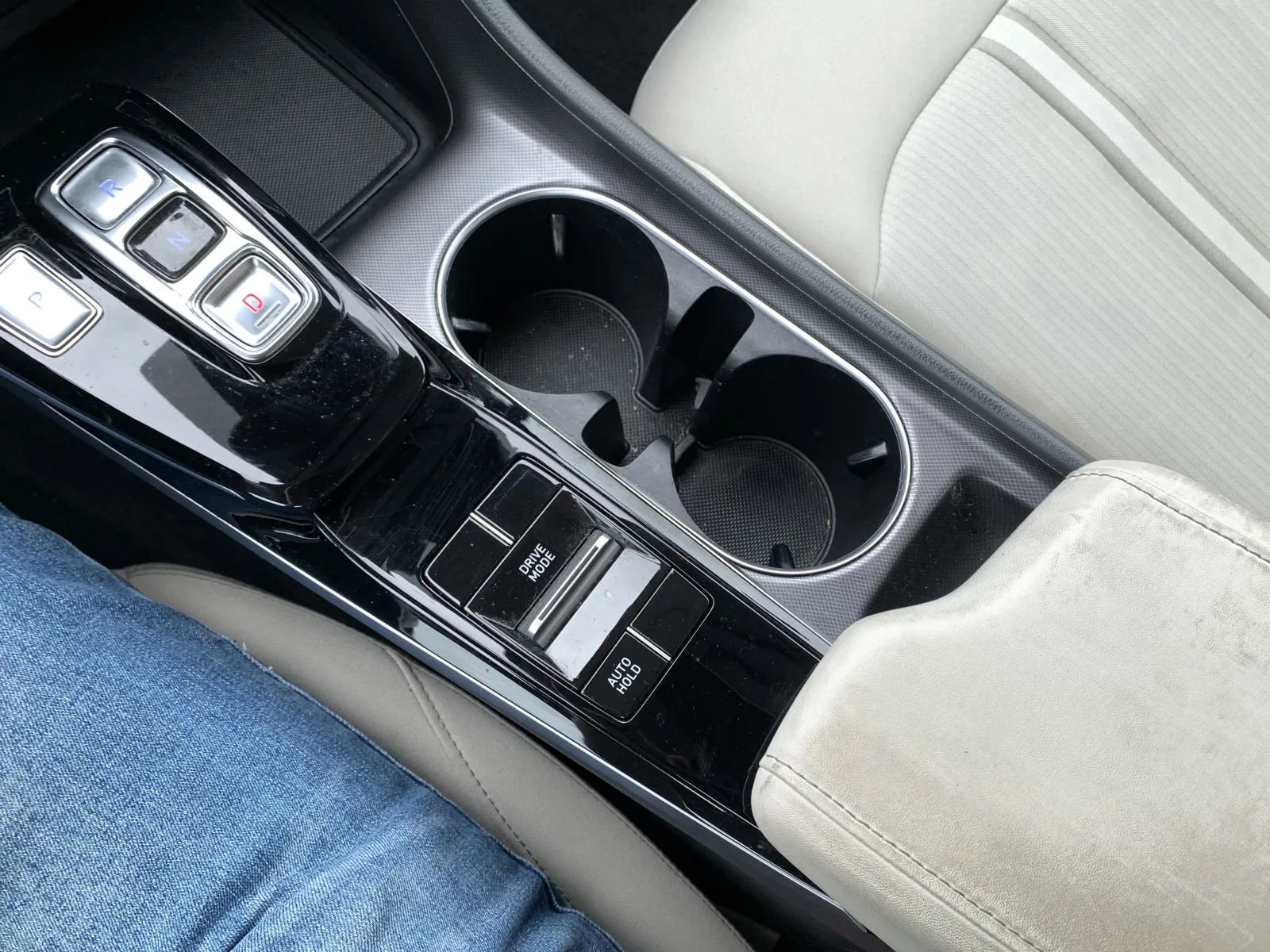 Used 2023 Hyundai Sonata SE w/ Cargo Package FWD image 16
