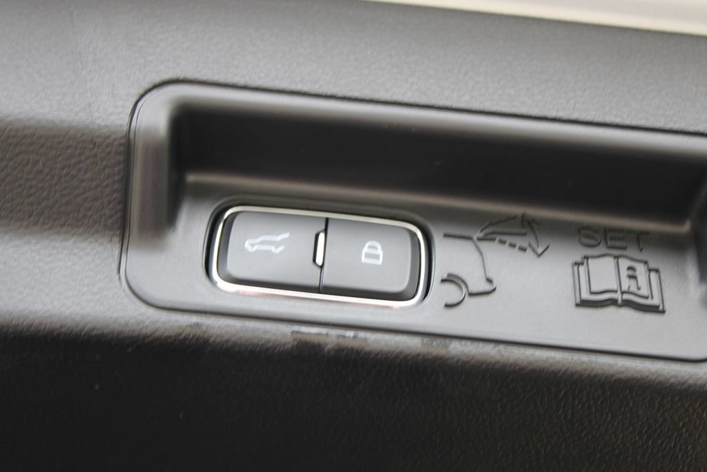 Used 2025 Ford Explorer ST-Line AWD/4WD image 60