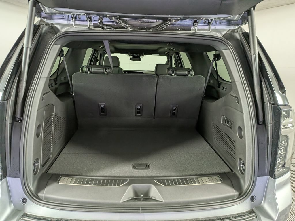 New 2026 Chevrolet Suburban RST w/ RST Capability Package AWD/4WD image 11