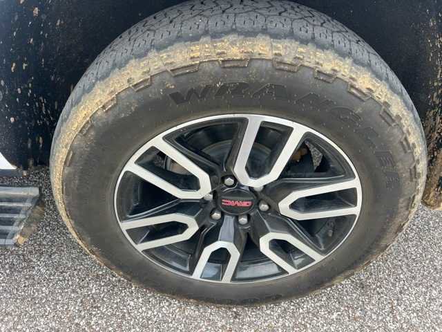 Used 2021 GMC Yukon AT4 w/ AT4 Premium Package image 12