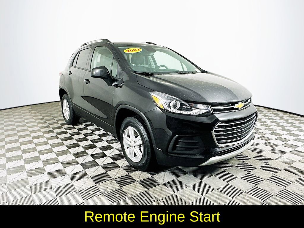 Used 2022 Chevrolet Trax LT w/ LT Convenience Package image 3