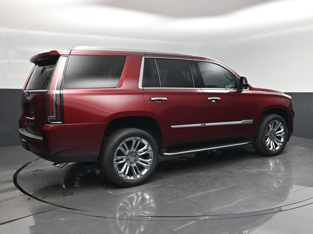 Used 2019 Cadillac Escalade Luxury w/ LPO, Radiant Package AWD/4WD image 3