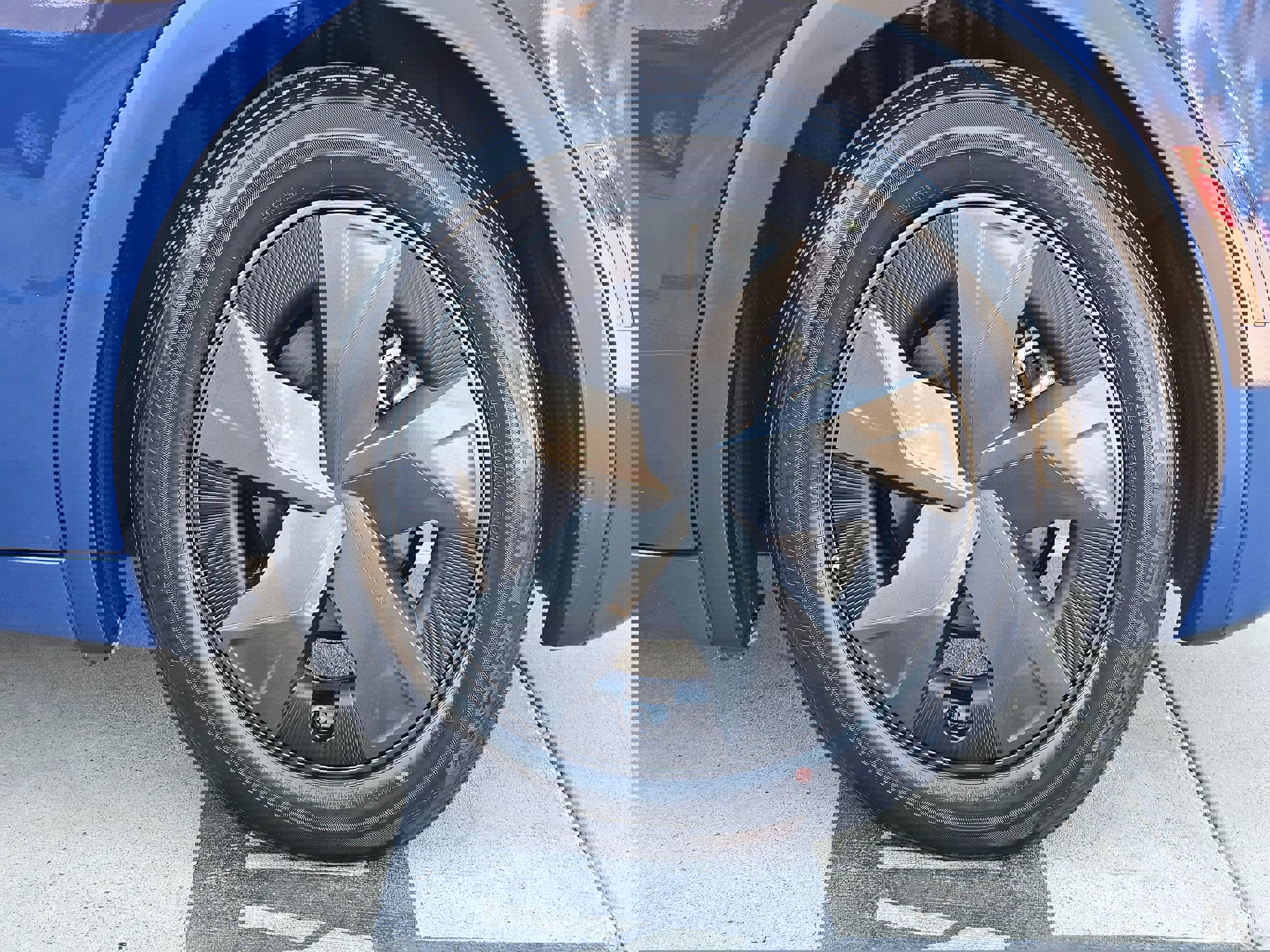 Used 2023 Toyota Prius LE image 33