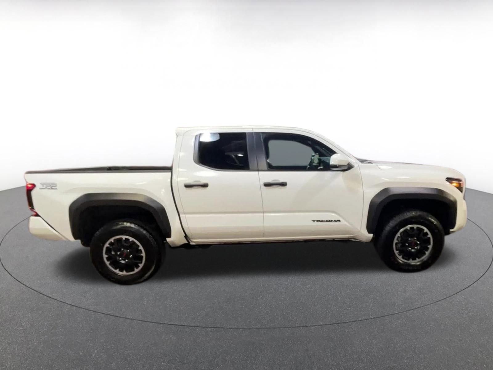 Used 2025 Toyota Tacoma TRD Off-Road image 16