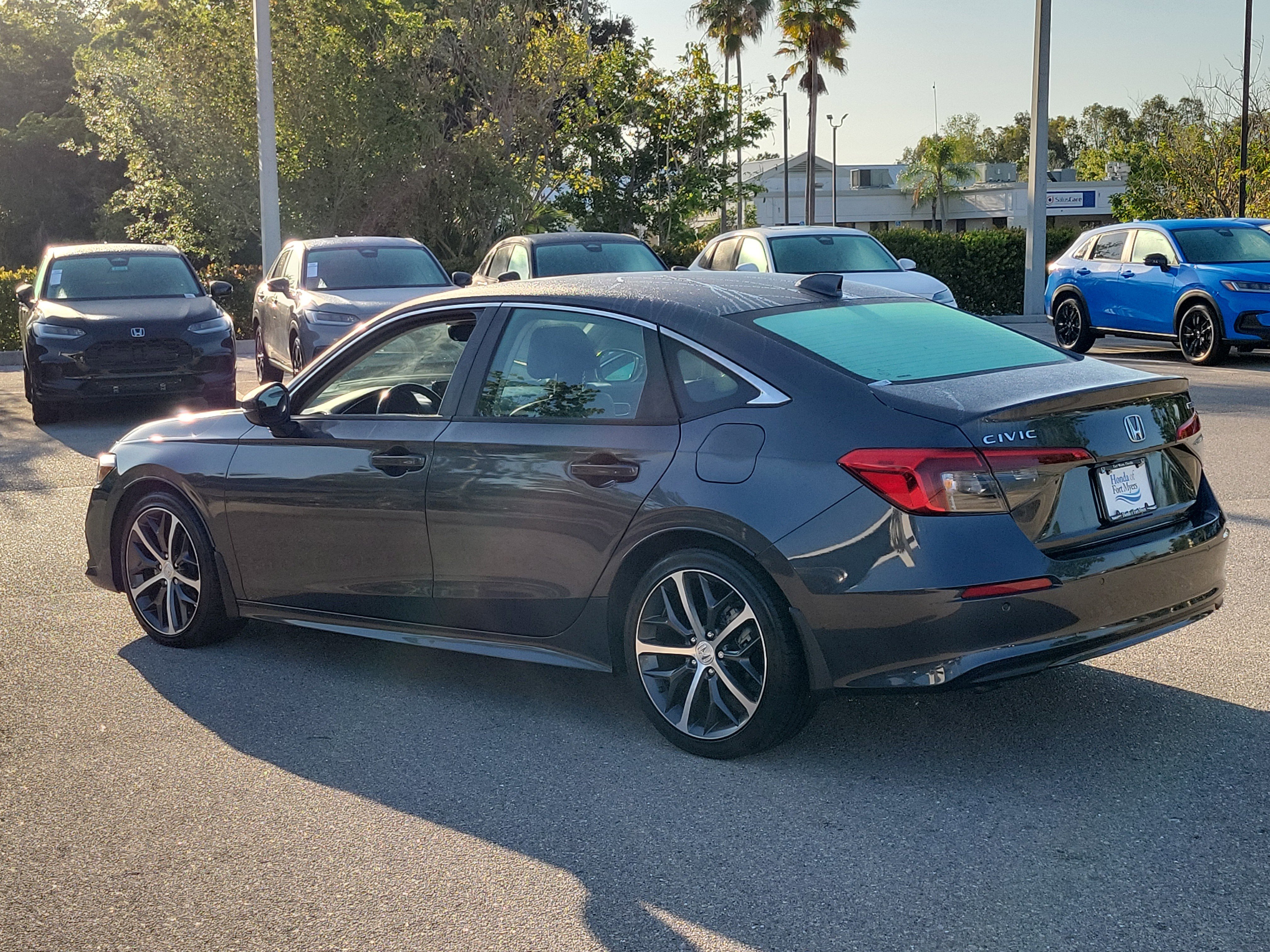 Used 2023 Honda Civic Touring image 4