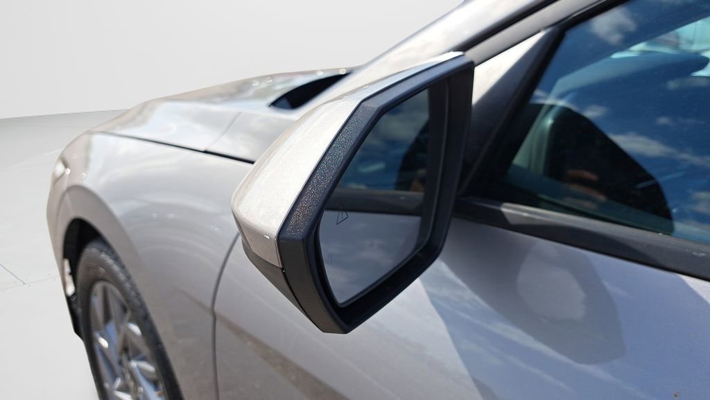 Used 2024 Hyundai Elantra SEL FWD image 34
