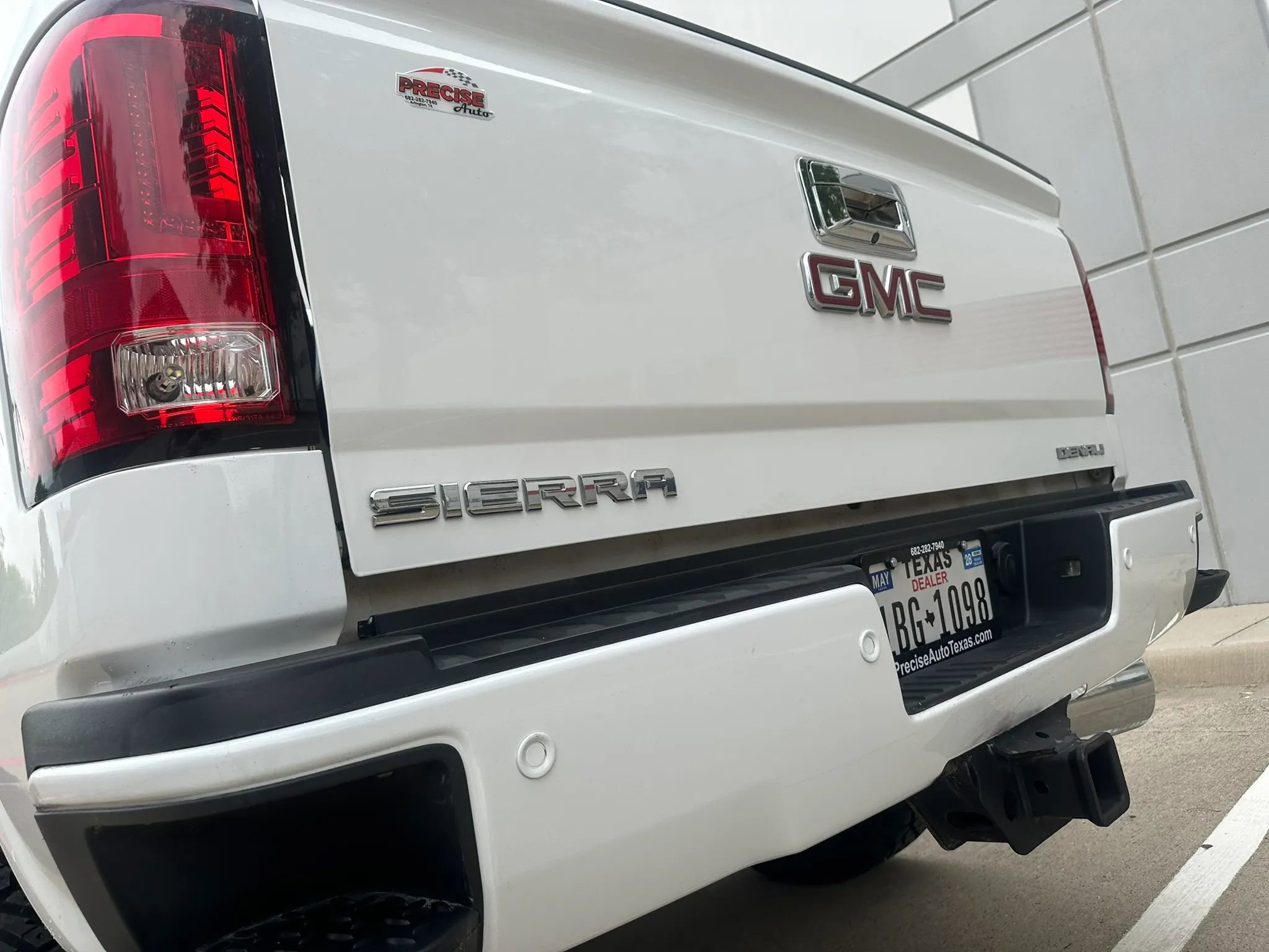 Used 2015 GMC Sierra 2500 Denali w/ Duramax Plus Package AWD/4WD image 15