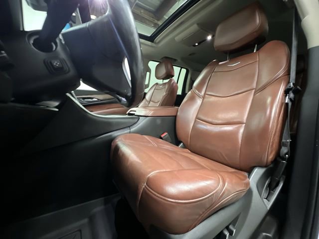 Used 2018 Cadillac Escalade ESV Premium Luxury image 20
