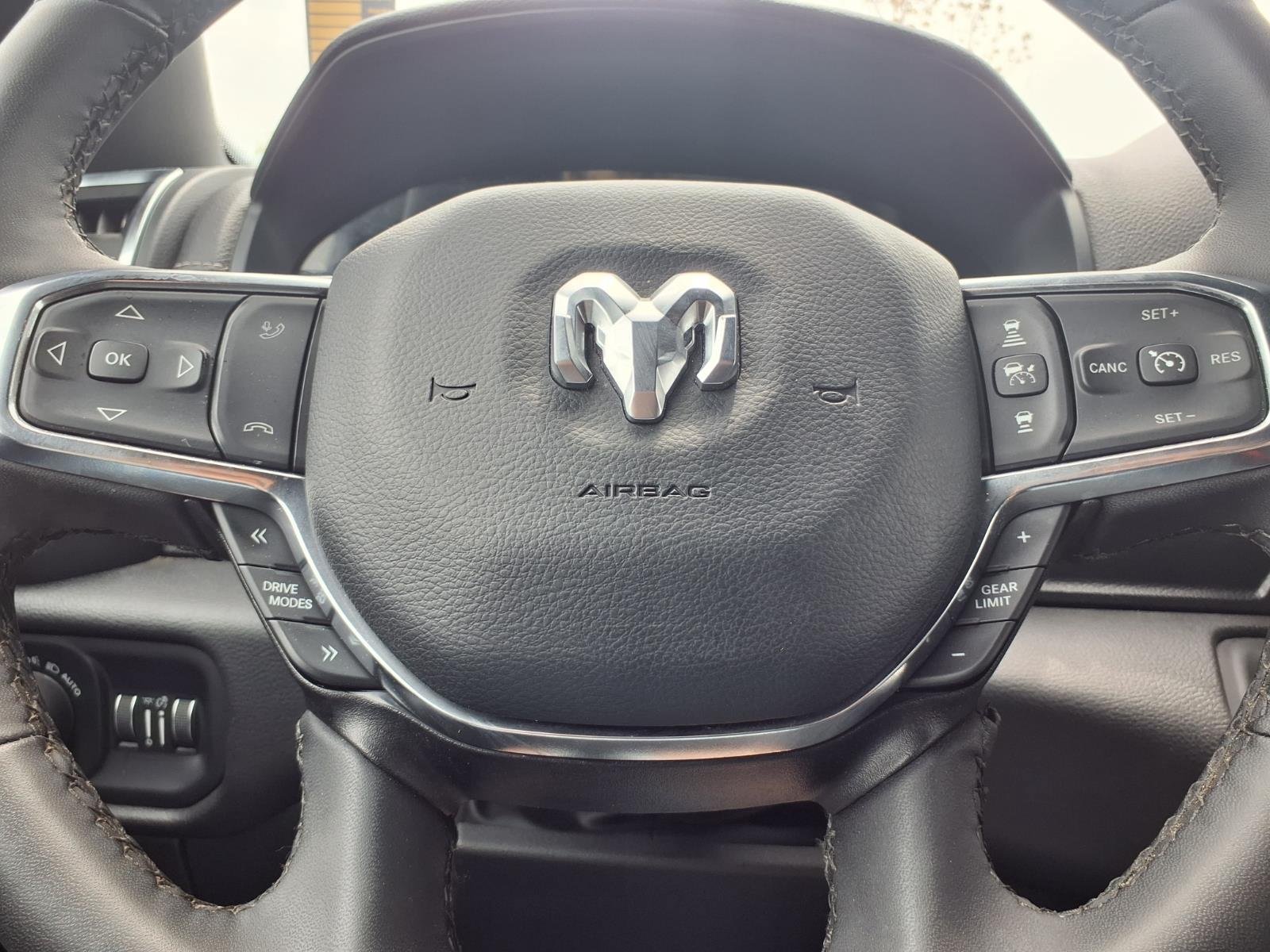 Used 2025 RAM 1500 Laramie AWD/4WD image 16