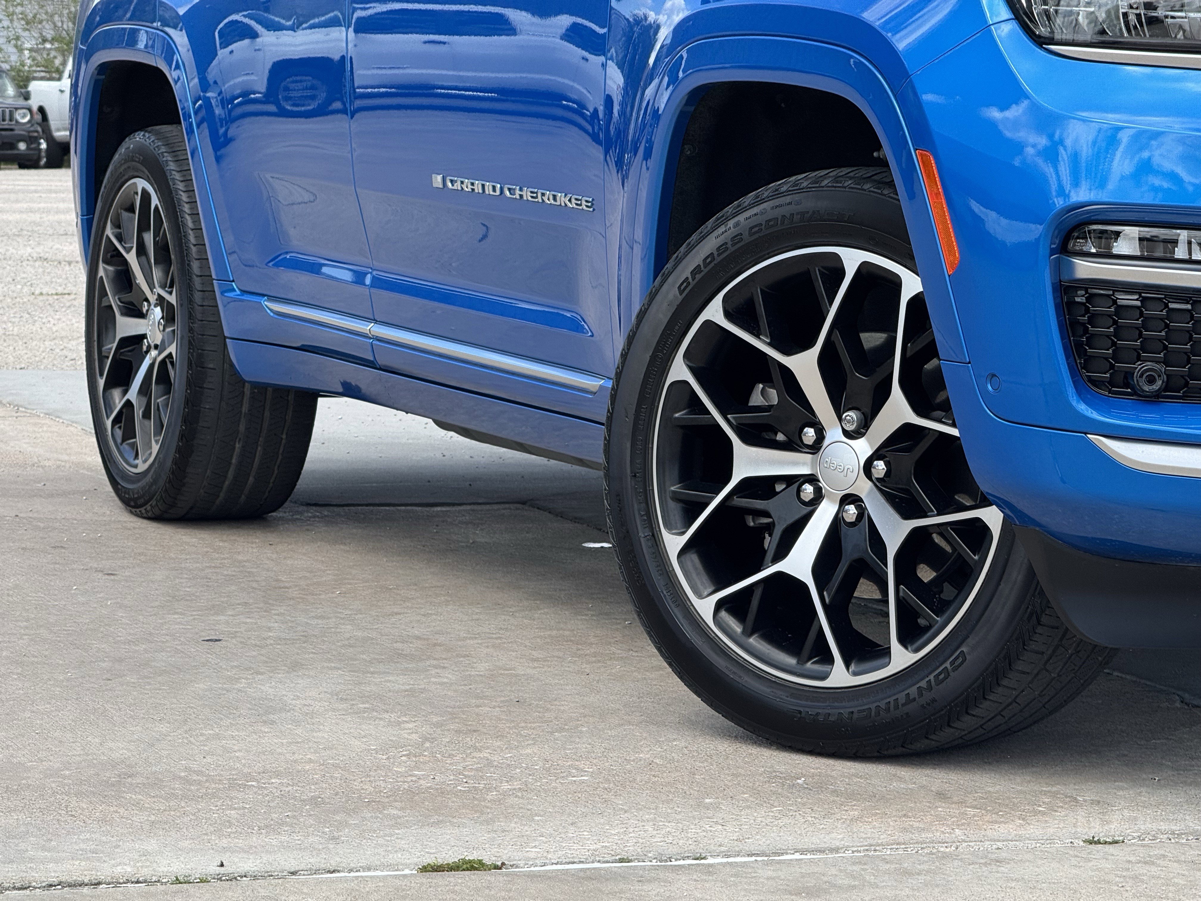 Used 2022 Jeep Grand Cherokee Summit image 12