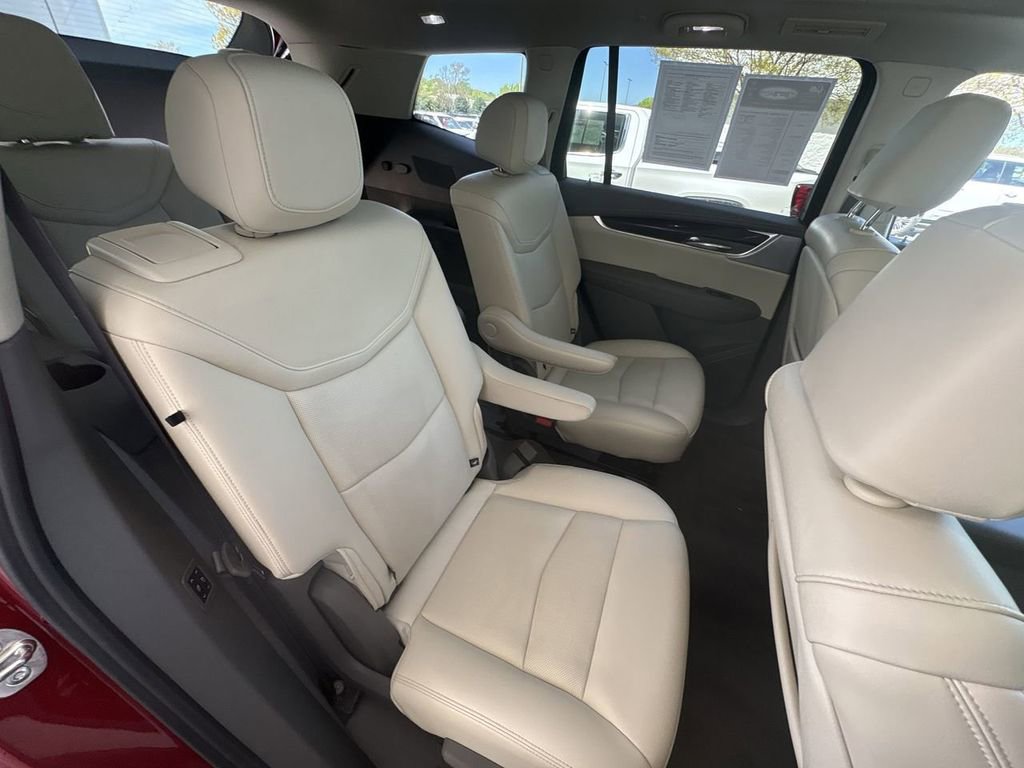 Certified 2025 Cadillac XT6 Premium Luxury AWD/4WD image 28