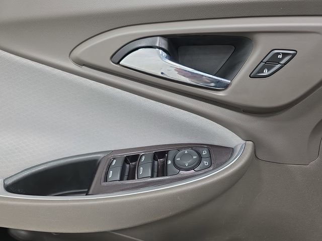 Used 2021 Chevrolet Malibu LT image 28