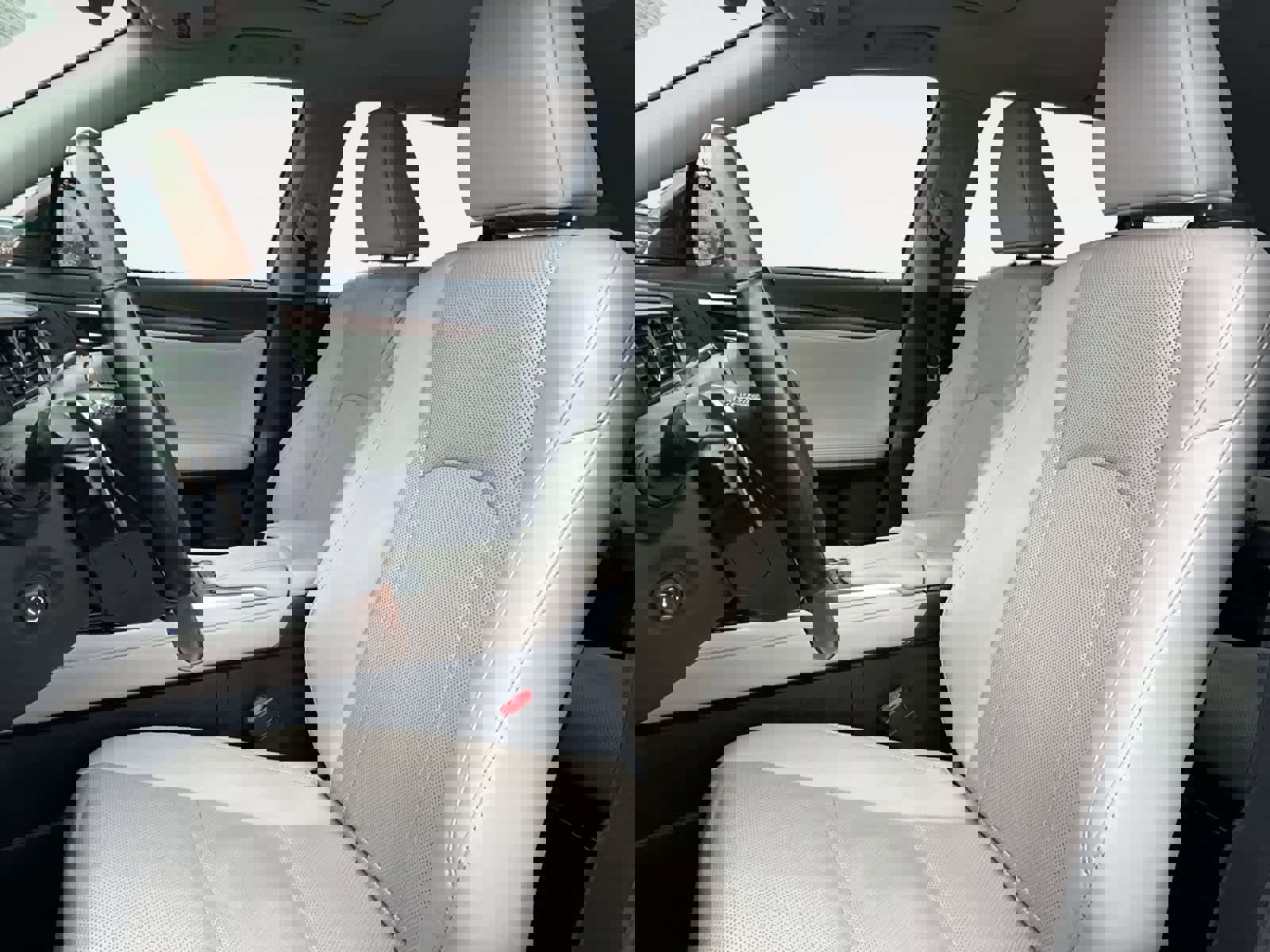 Used 2022 Lexus RX 350L Premium w/ Premium Package image 12