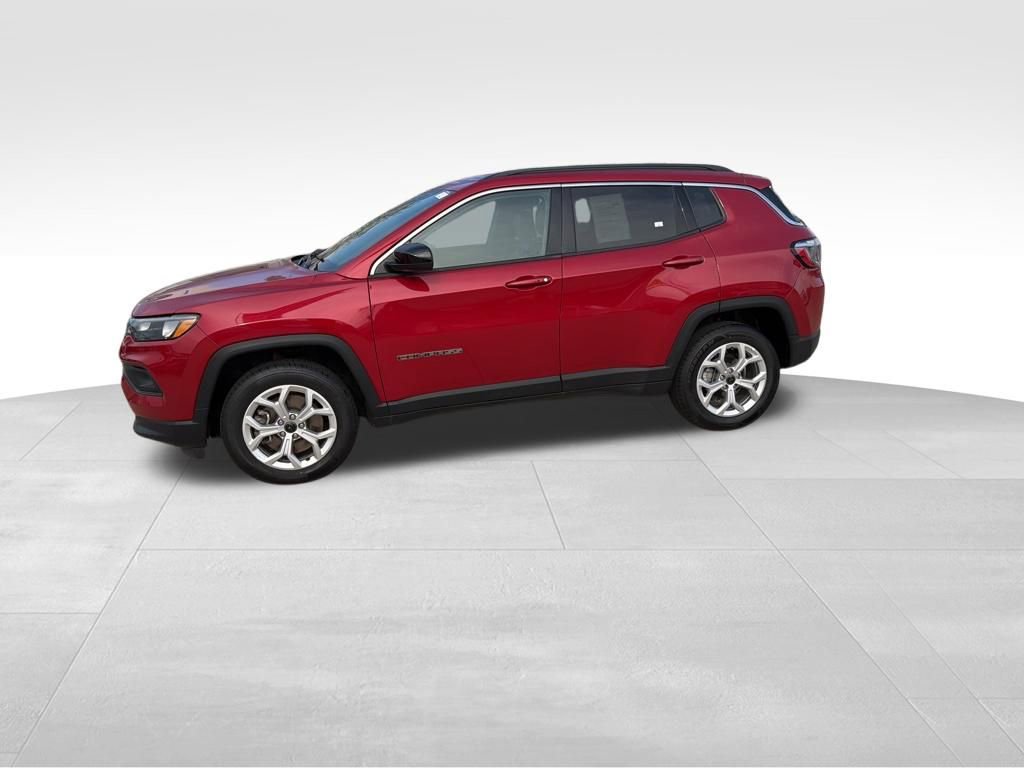 Used 2025 Jeep Compass Latitude image 6