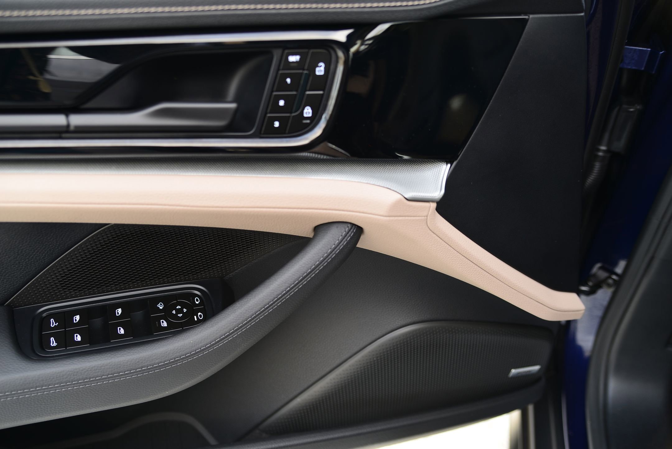 Certified 2024 Porsche Panamera 4 image 29