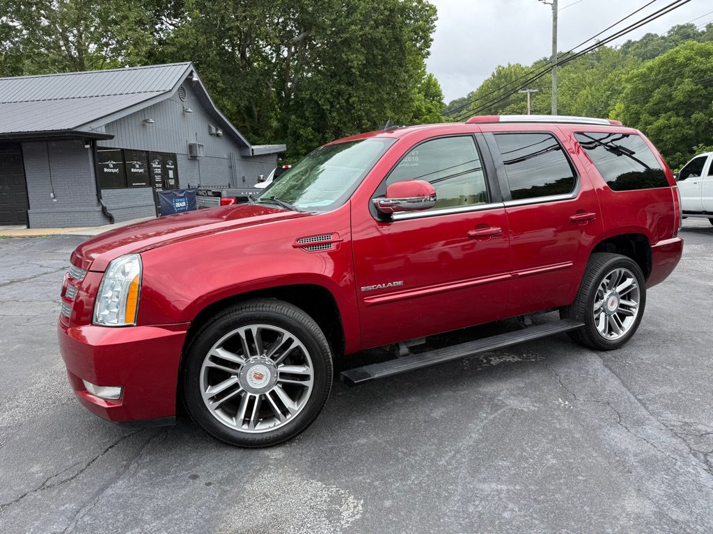 Used 2013 Cadillac Escalade Premium AWD/4WD image 2