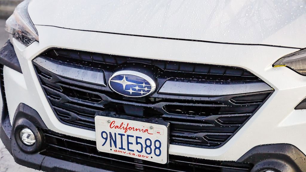 Used 2025 Subaru Outback Premium image 6