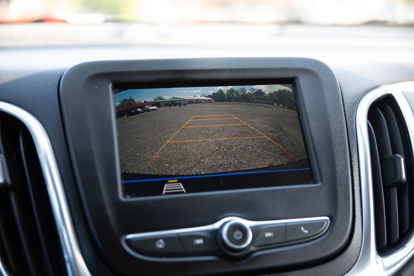 Used 2019 Chevrolet Equinox LS AWD/4WD image 17