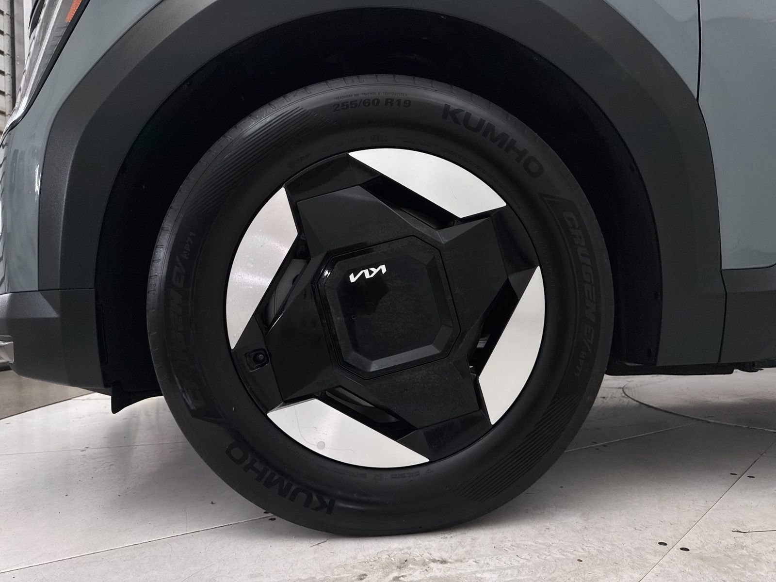 Used 2024 Kia EV9 Wind image 17