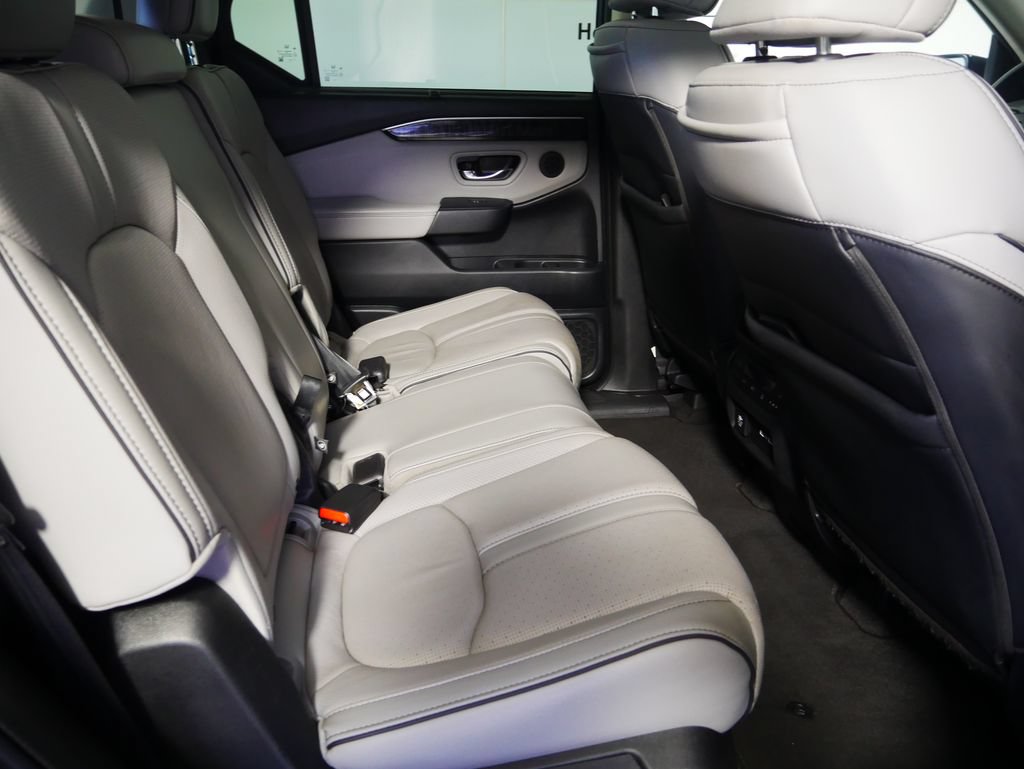 Used 2023 Honda Pilot Elite image 8