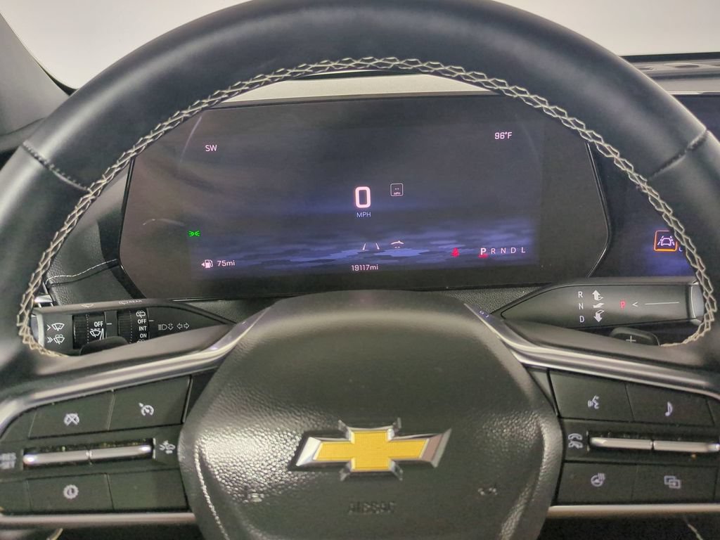 Used 2026 Chevrolet Traverse LT FWD image 35