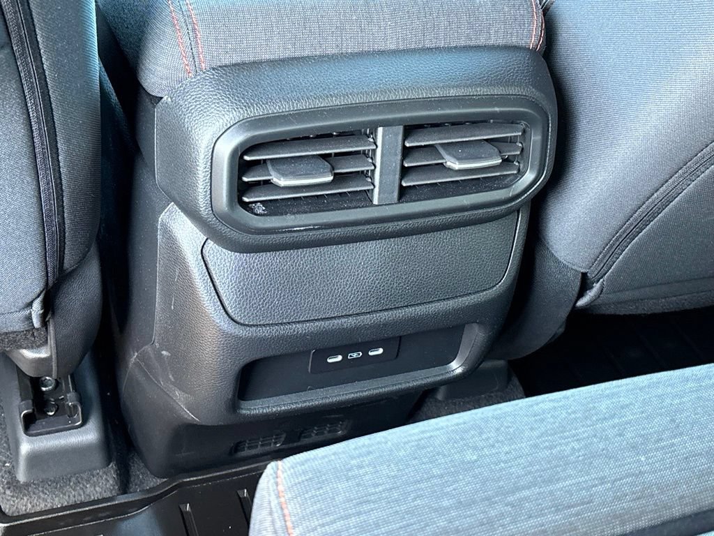 Used 2025 Honda Pilot Sport image 15