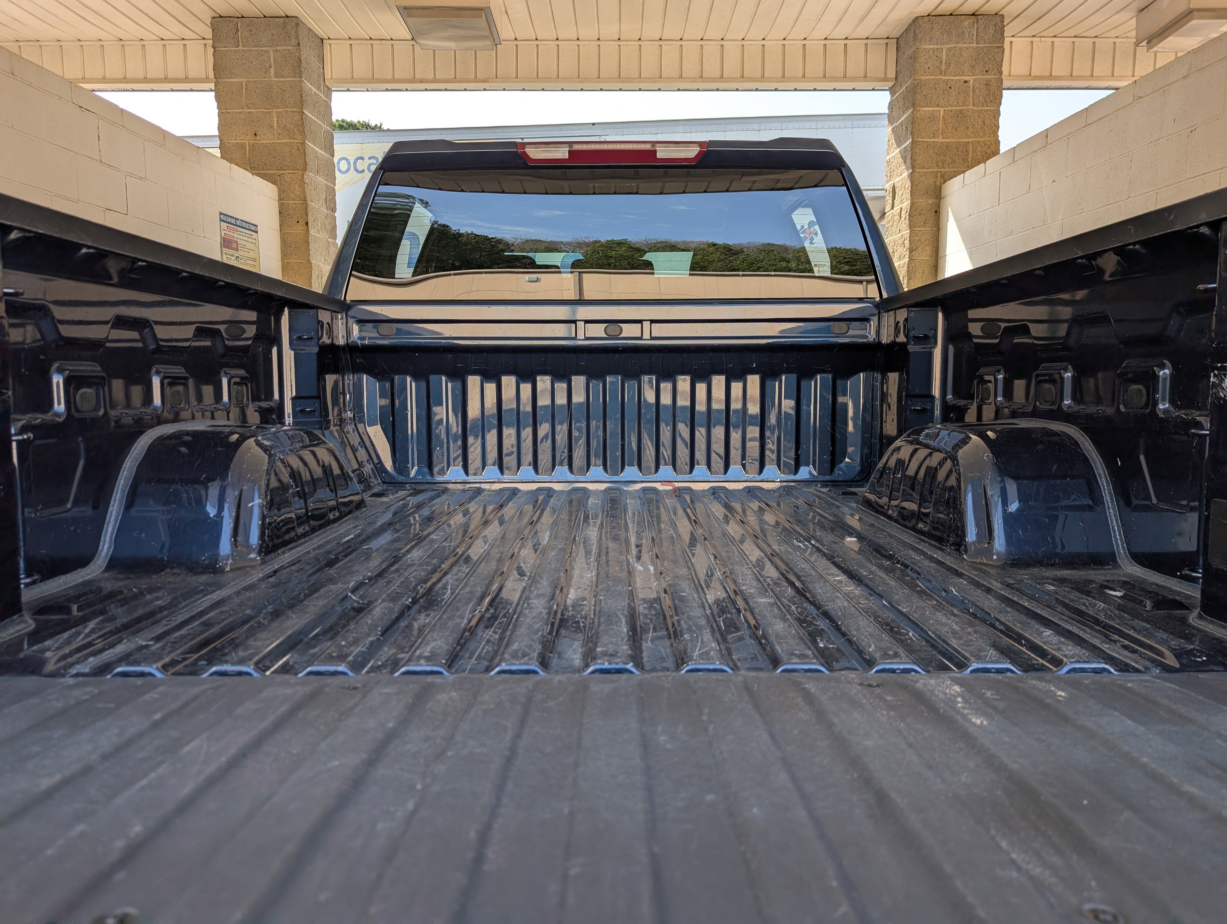 Used 2021 Chevrolet Silverado 1500 LT AWD/4WD image 18