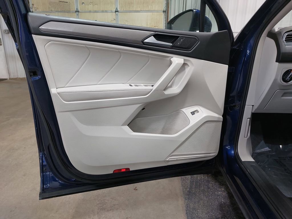 Used 2022 Volkswagen Tiguan SE image 28