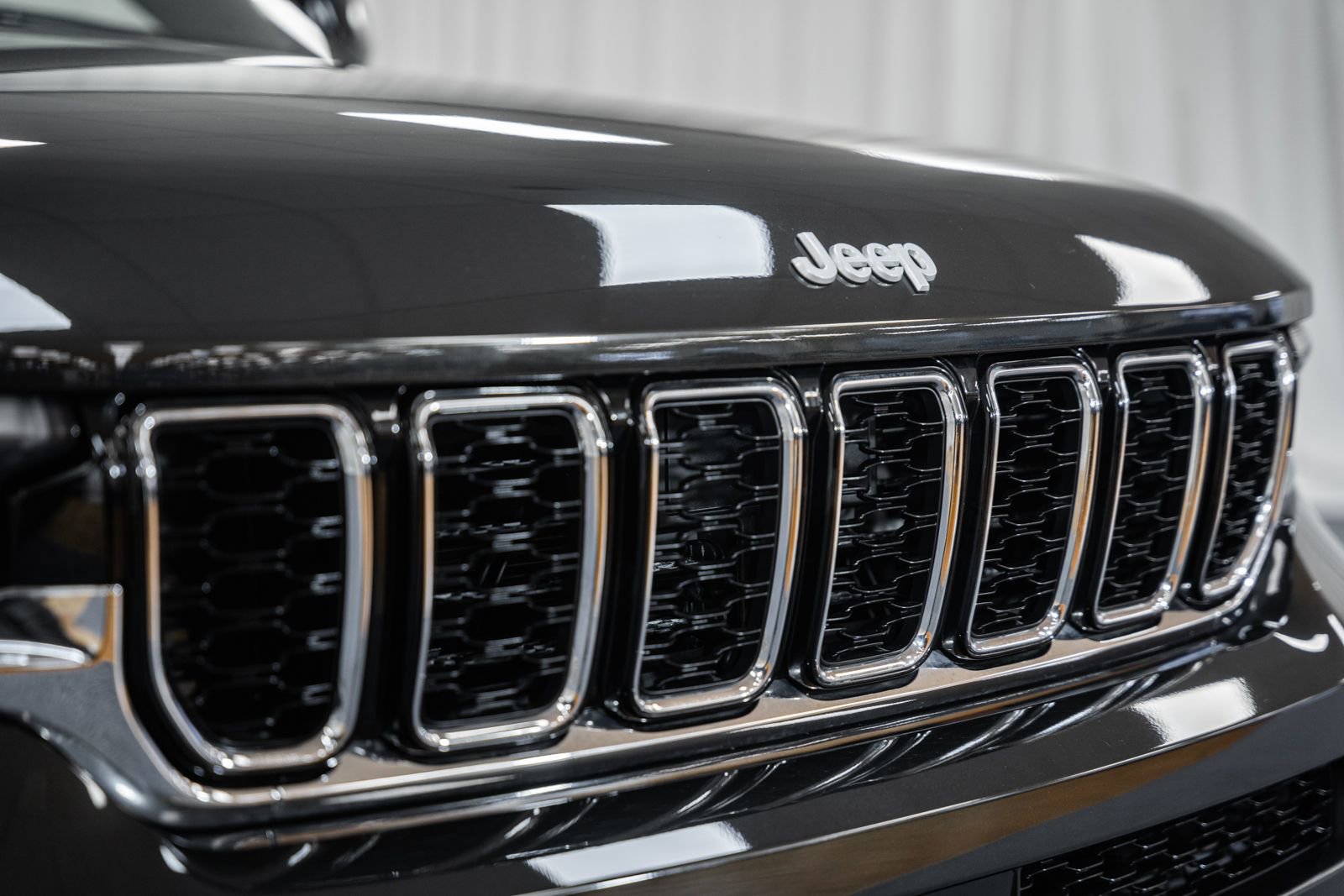 Used 2024 Jeep Grand Cherokee L Limited image 15