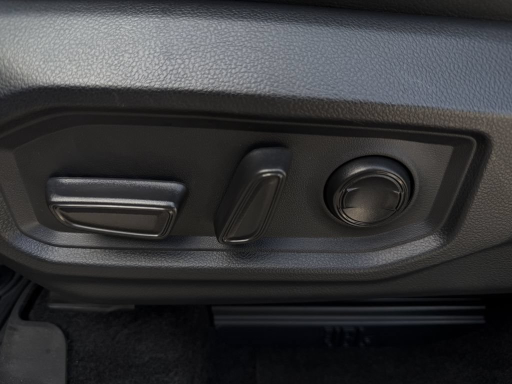 Used 2024 Toyota Tundra Limited AWD/4WD image 27