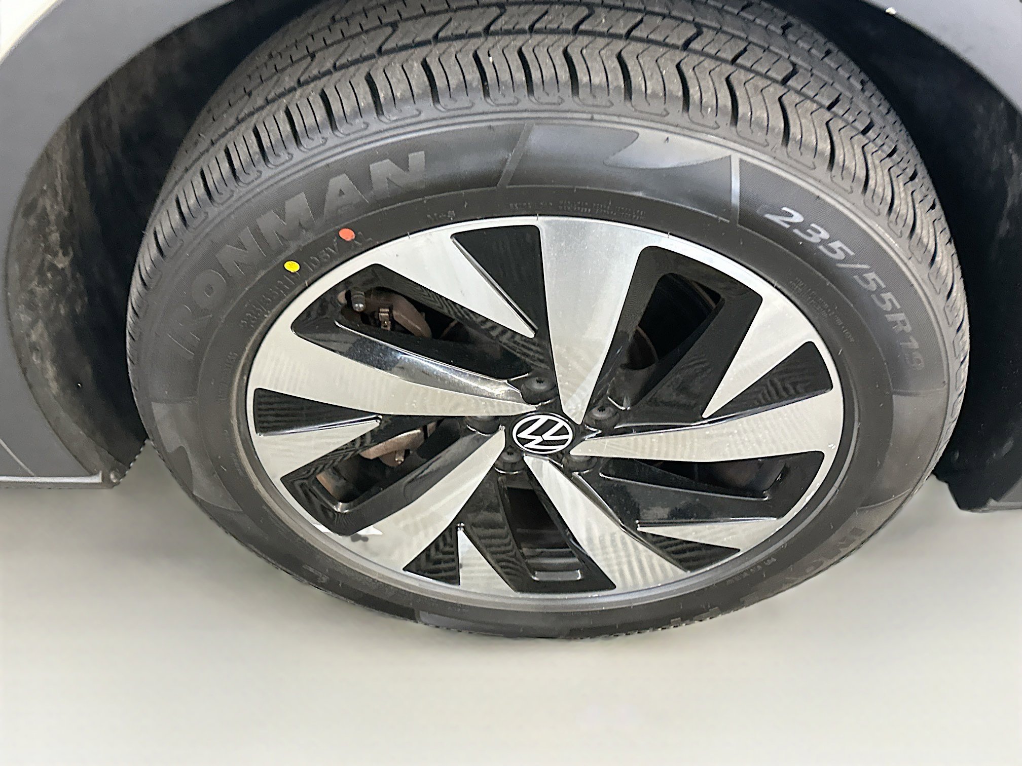 Used 2023 Volkswagen ID.4 Pro image 11