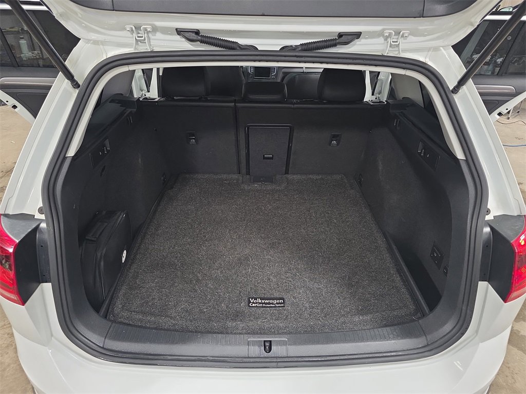 Used 2017 Volkswagen Golf Alltrack SE image 12