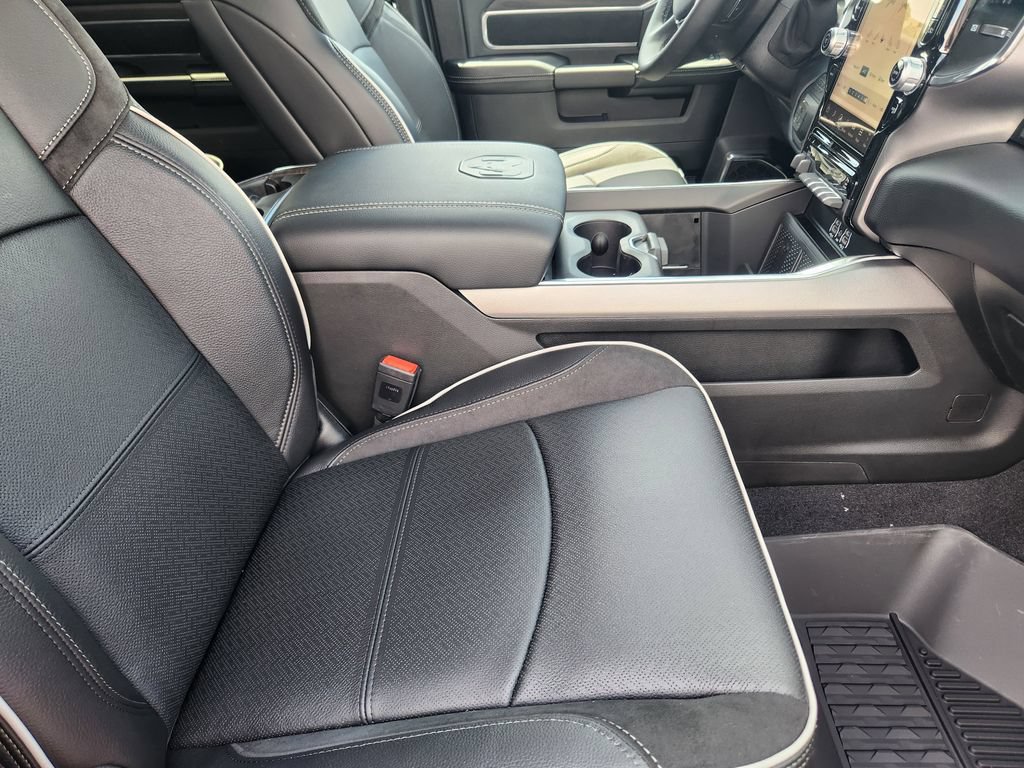 New 2026 RAM 2500 Laramie w/ Night Edition AWD/4WD image 13