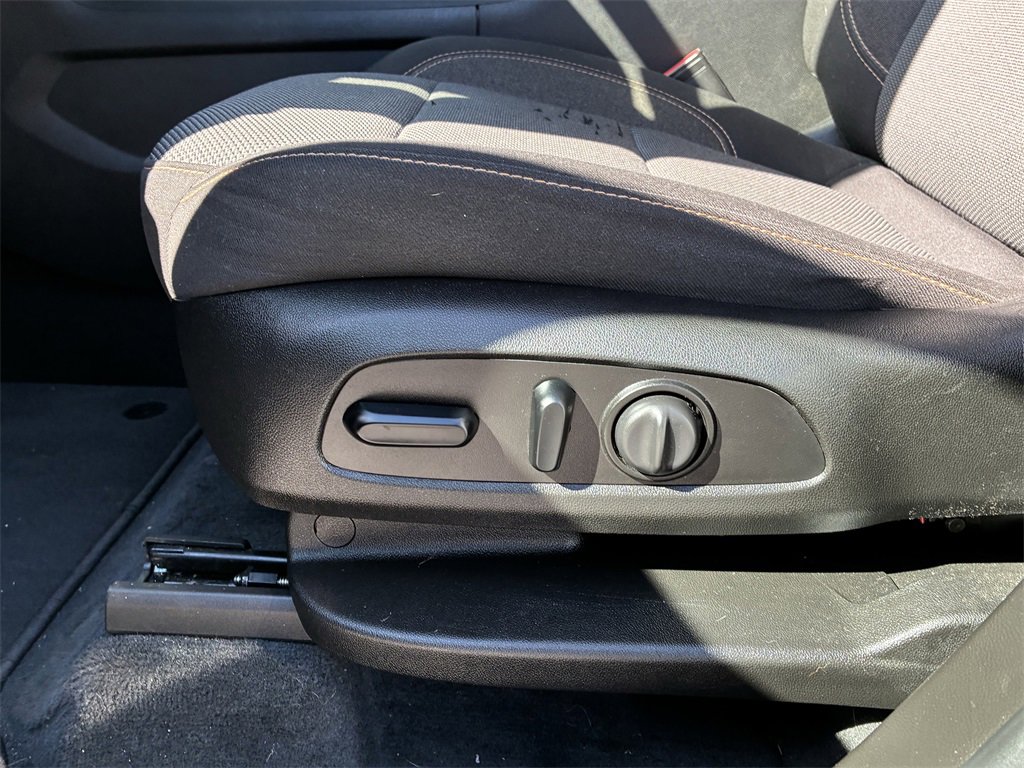 Used 2021 Chevrolet Traverse LS image 13