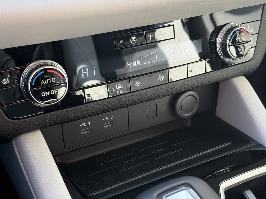 New 2026 Mitsubishi Outlander SE AWD/4WD image 16