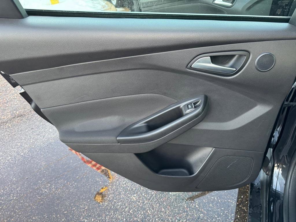 Used 2014 Ford Focus Titanium image 23
